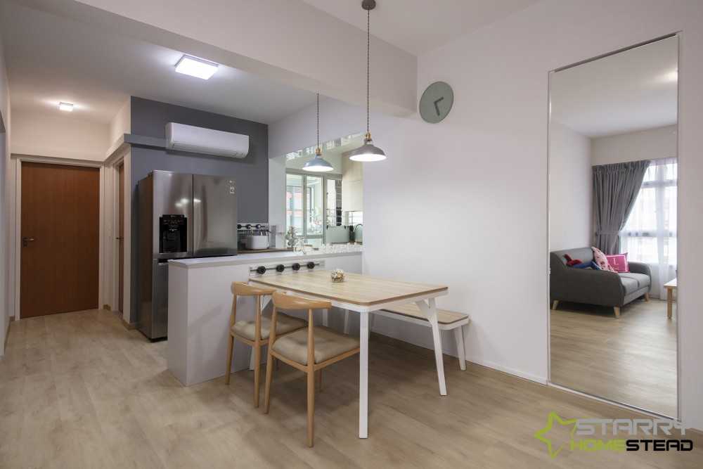 Scandinavian Dining Room with Mirror and Dining Table