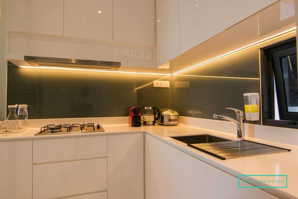 Contemporary Kitchen with Countertop and Cupboard