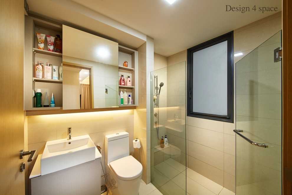 Contemporary Bathroom with Mirror and Shower Screen