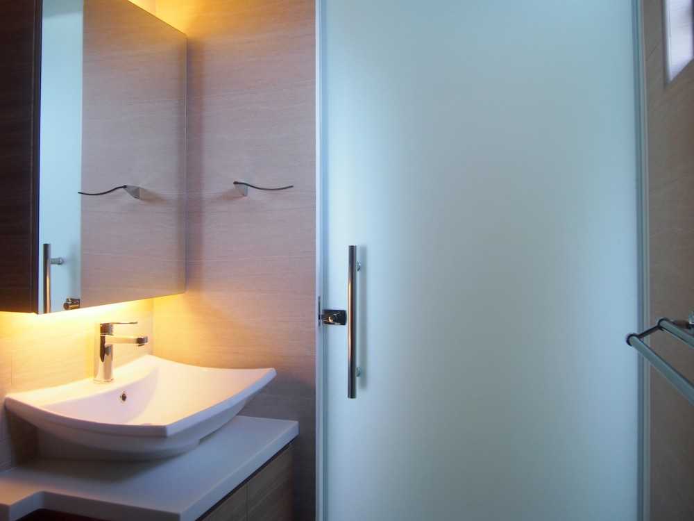 Scandinavian Bathroom with Wash Basins and Bathroom Tap