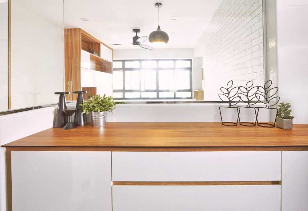 Scandinavian Kitchen with Countertop and Open Kitchen