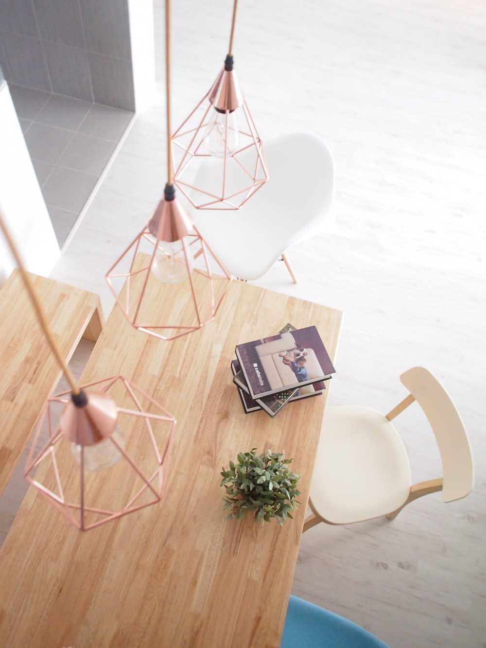 Modern Dining Room with Cove Lighting and Dining Table