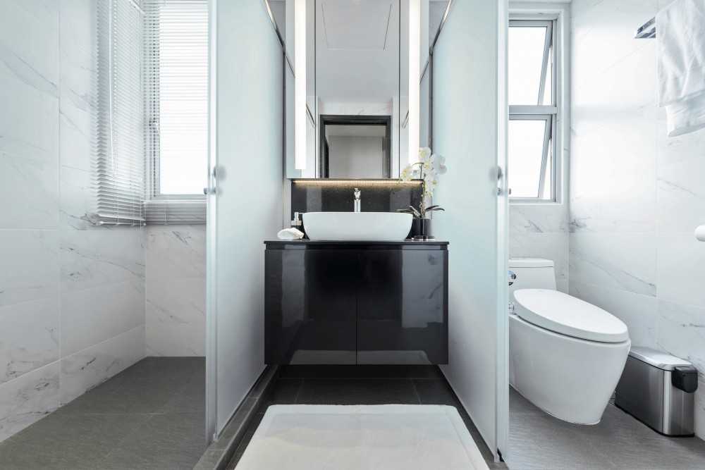 Modern Bathroom with Mirror and Shower Screen