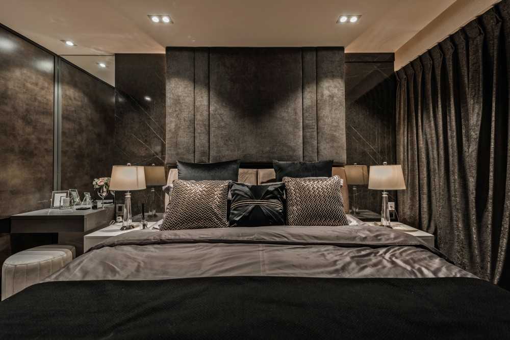 Modern Bedroom with Built-in Bed and Downlights