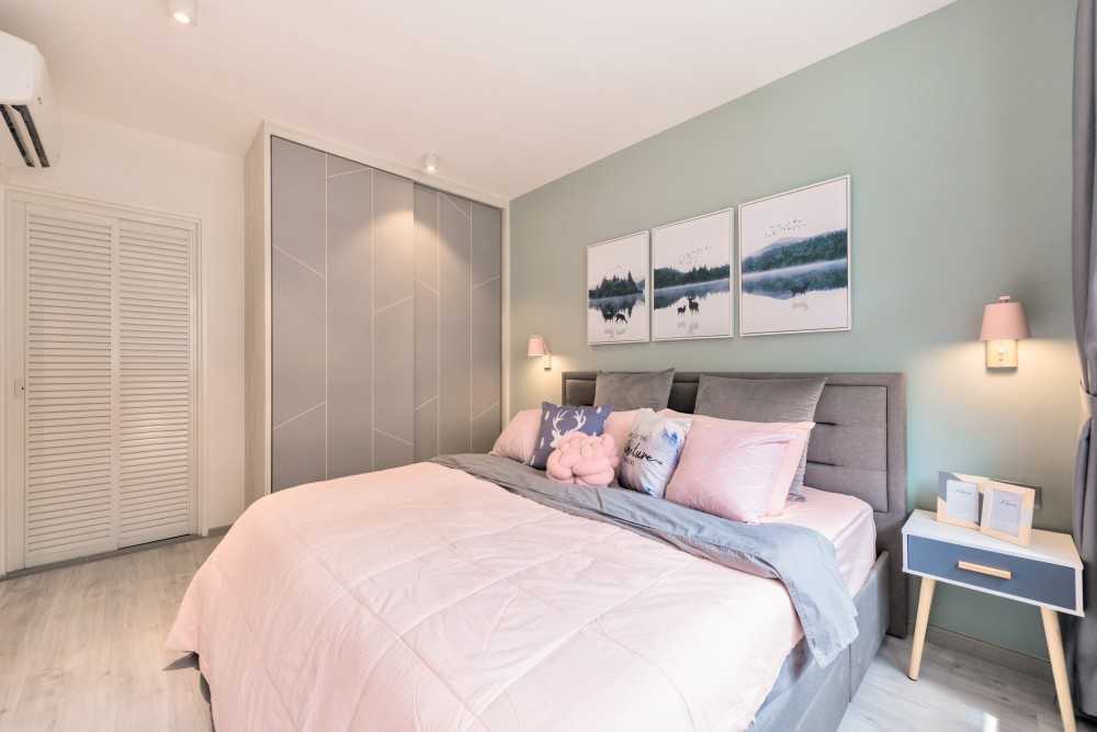 Scandinavian Bedroom with Vinyl Flooring and Wardrobe