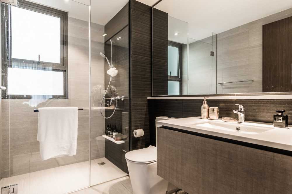 Eclectic Bathroom with Mirror and Rainshower