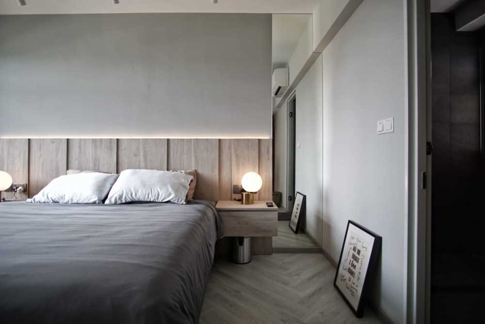 Minimalist Bedroom with Parquet Floor and Marble Floor