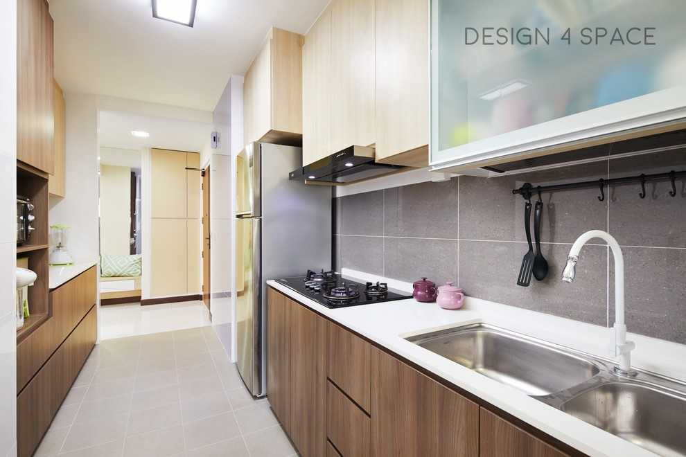 Modern Kitchen with Parquet Floor and Marble Floor