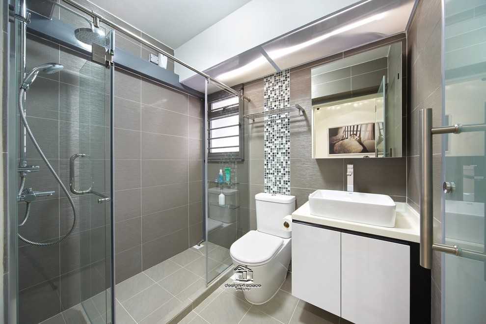 Modern Bathroom with Homogeneous Tiles and Herringbone Tiling
