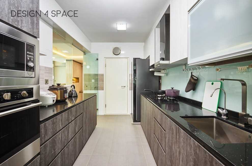 Modern Kitchen with Homogeneous Tiles and Wood Flooring
