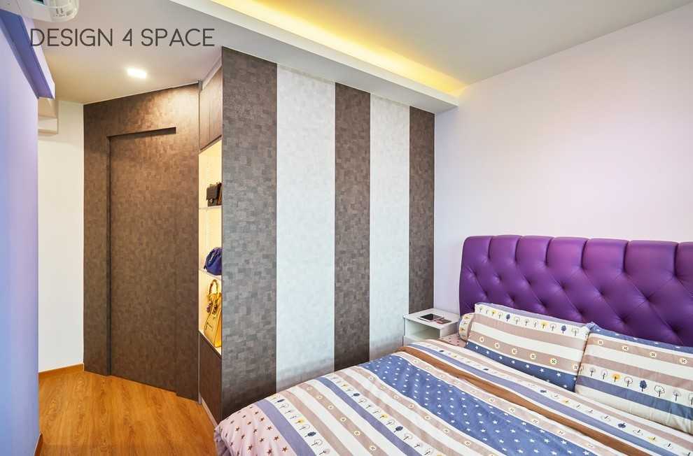 Modern Bedroom with Homogeneous Tiles and Parquet Floor