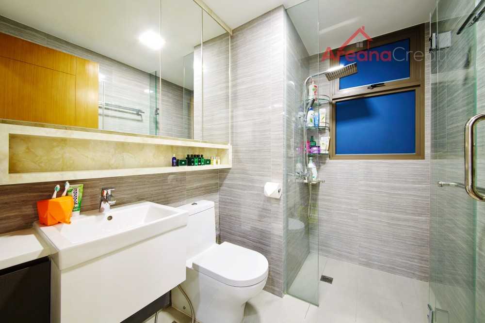 Contemporary Bathroom with Homogeneous Tiles and Wood Flooring