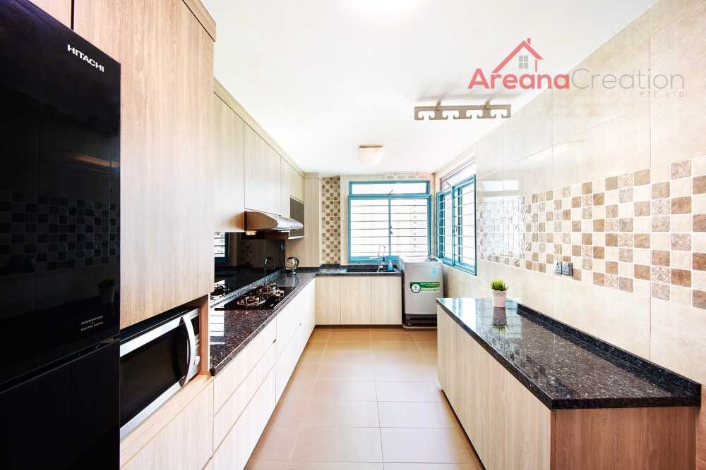 Vintage Kitchen with Homogeneous Tiles and Wood Flooring