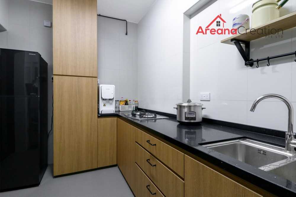 Vintage Kitchen with Homogeneous Tiles and Wood Flooring