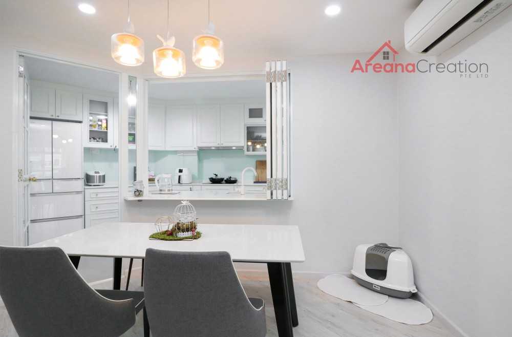 Minimalist Dining Room with Dining Table and Dining Chairs