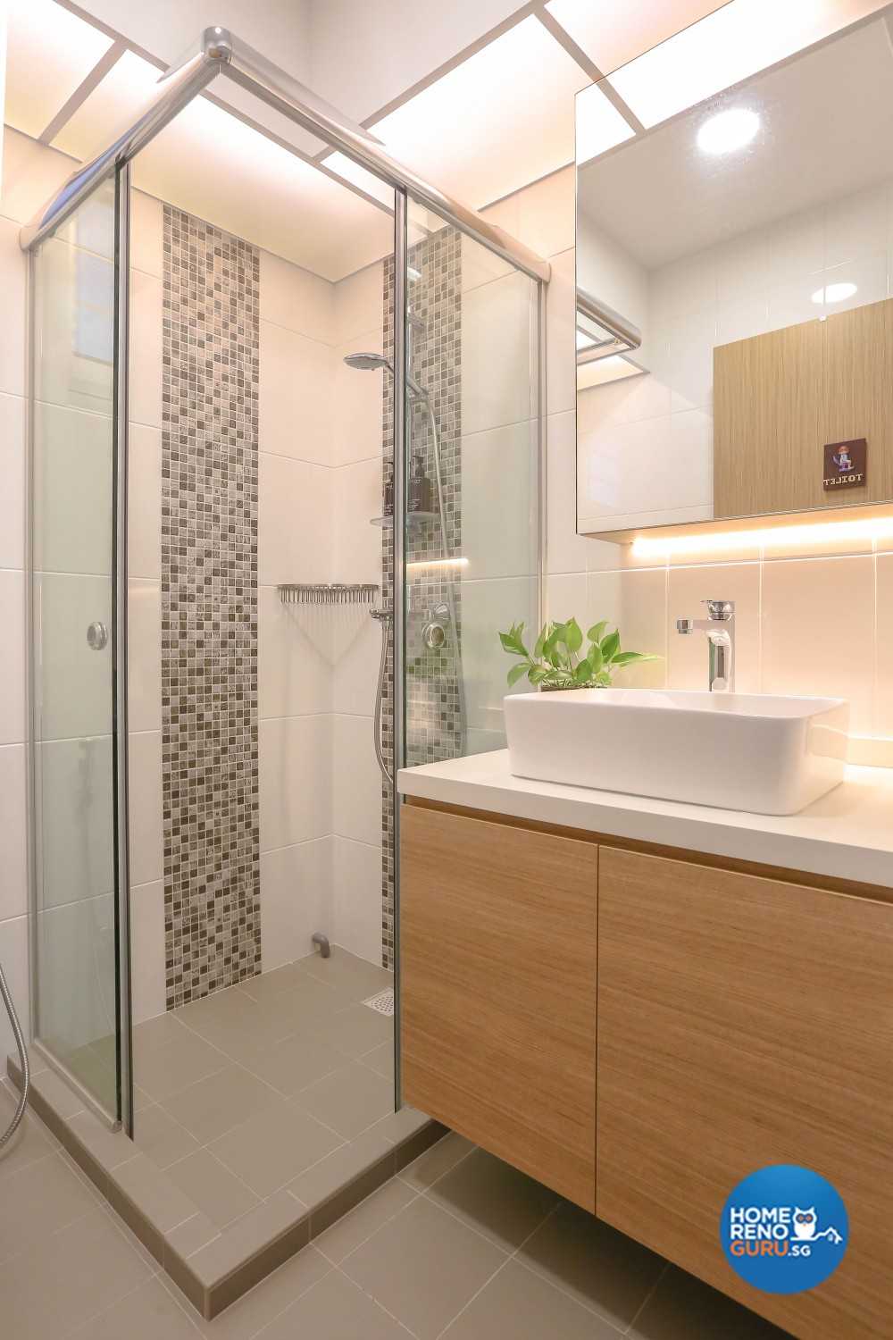 Contemporary Bathroom with Homogeneous Tiles and Vanity Counter