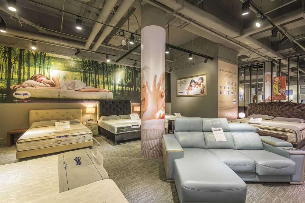 Industrial Showroom with Feature Wall and Carpet